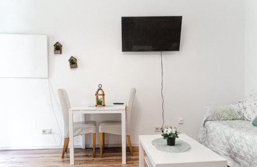 Matzleinsdorf Apartment | Charming Apt - ideal for Longstays