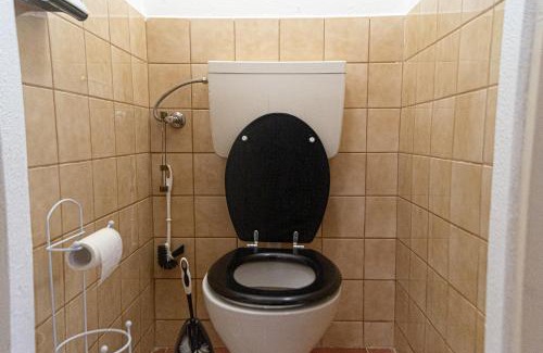 Matzleinsdorf Apartment | Charming Apt - ideal for Longstays