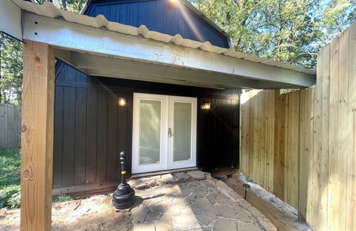 Brookhaven House | Charming barn with 1 bedroom and AC, WiFi in beautiful Brookhaven