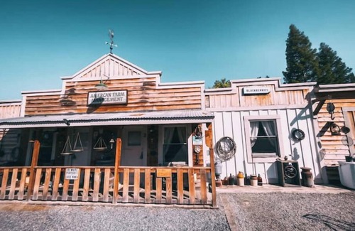 Springville House | Charming barn with 2 bed in Springville close to SEQUOIA NATIONAL FORREST