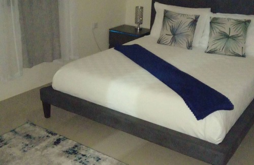 Arvonia Bed & Breakfast | Charming bed & breakfast in lovely St. Elizabeth Parish with AC
