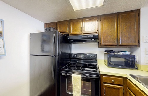 North Ocean City Condo | Charming Beach Condo w/Balcony, beach & bay views, Pools, Gym, Tennis, W/D & A/C