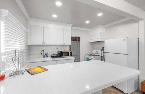 Hermosa Beach Apartment | Charming Beachside Apt w Laundry, Steps to Shore!