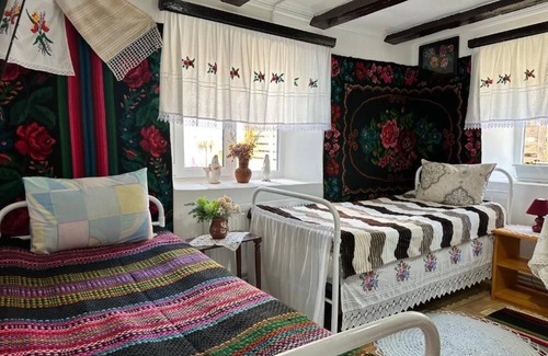 Moldova Bed & Breakfast | Charming bed & breakfast in fabulous Băcioi with WiFi, AC
