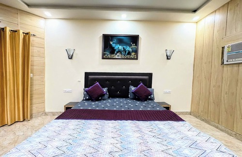 Rakabganj Bed & Breakfast | Charming bed & breakfast in brilliant Agra with WiFi, AC