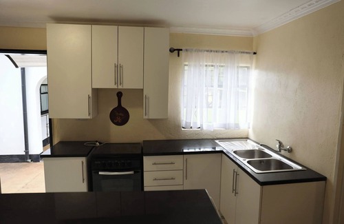 Mutare Bed & Breakfast | Charming bed & breakfast with WiFi, AC in peaceful Vumba Room #3