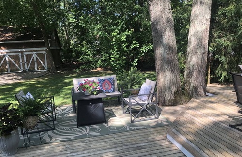East Patchogue House | Charming Bellport Beach House Sleeps 7 Air Conditoned