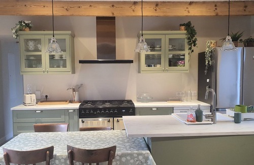 Penmarch Cottage | Charming Bigouden cottage-3*, close to beaches and Natura 2000 sites within 10'