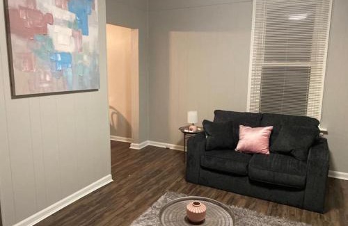 Hamilton House | Charming Blue Haven 2Bed,1 Bath Home Sleeps 8