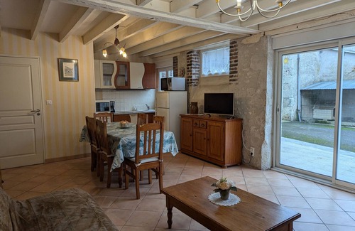 Epieds-en-Beauce Cottage | Charming, Bright Cottage in Village Center - Comfort and Tranquility Near Orleans