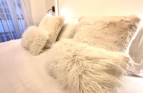 Hove Villa | Charming BRIGHTONMEWS cottage parking 1min to sea&shops