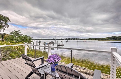 Bristol House | Charming Bristol Cottage with Private Beach!