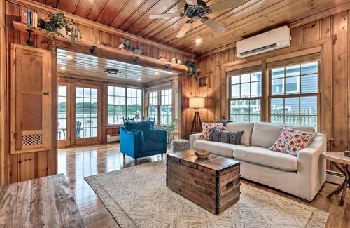 Bristol House | Charming Bristol Cottage with Private Beach!