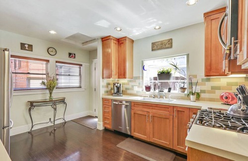 Alamitos Beach House | Charming Bungalow, A/C, HotTub, Close to Beach