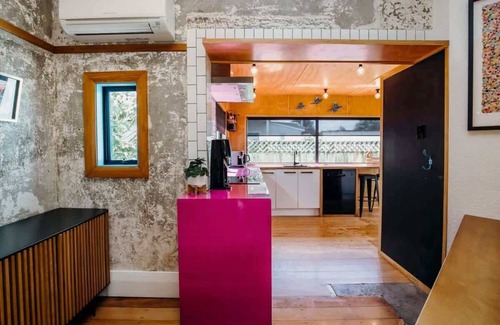 Fitzroy Villa | Charming Bungalow in Fitzroy Village