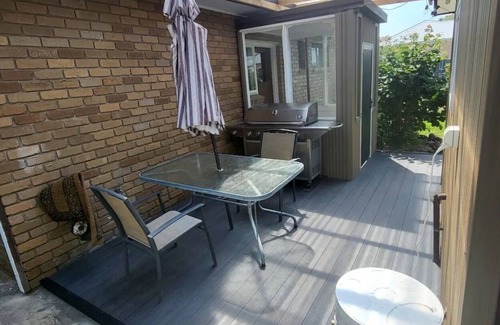 Gippsland House | Charming bungalow with WiFi and AC in tranquil Paynesville