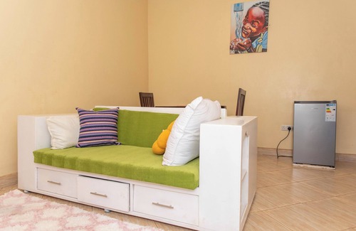 Kampala Apartment | Charming bungalow with WiFi in Kampala