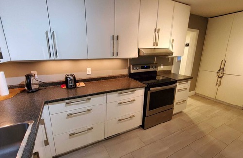 Historic Old Town House | CHARMING COTTAGE IN THE HEART OF NIAGARA ON THE LAKE!