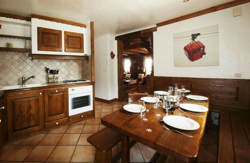 Champagny-en-Vanoise Ski Chalet | Charming chalet in Champagny - La Plagne - 10 beds - at the foot of the slopes