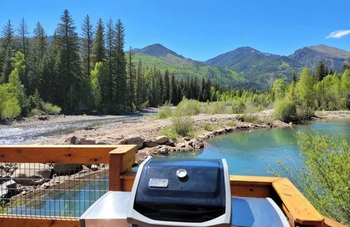 Bayfield Cabin | Charming cabin in lovely Vallecito with WiFi access