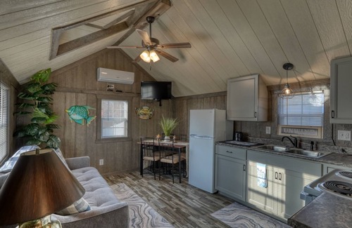 Senecaville Cabin | Charming cabin with Wi Fi and AC in scenic Seneca Lake Marina/Park
