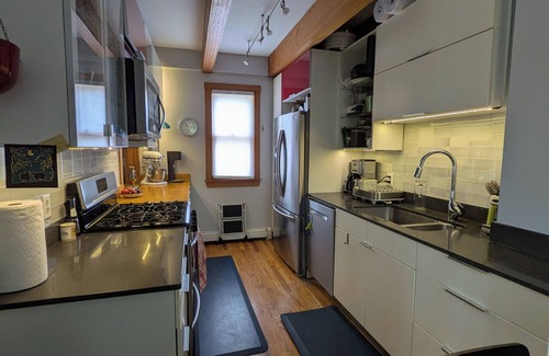 Central Square House | Charming Cambridge 2-BR townhome steps to MIT, Harvard, Red Line, food & more!
