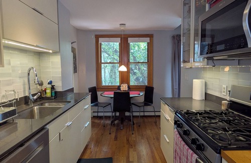Central Square House | Charming Cambridge 2-BR townhome steps to MIT, Harvard, Red Line, food & more!