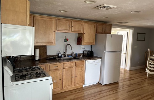Cataumet House | Charming Cape House in Bourne, 10 minutes to Beaches