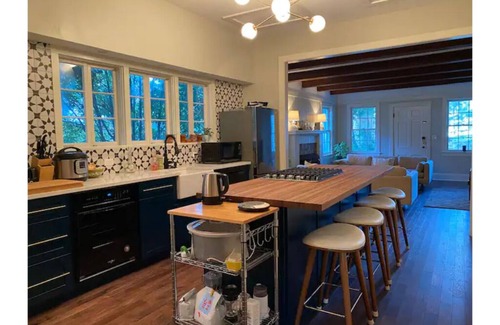 Duckpond House | Charming Carriage house in Historic Duckpond