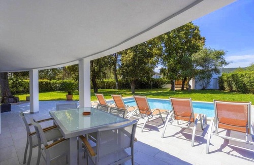 Crestatx Apartment | Charming Casa Encinar in Tranquil Residential Area