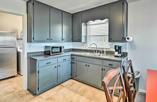 Cave City House | Charming Cave City Vacation Rental w/Fire Pit!