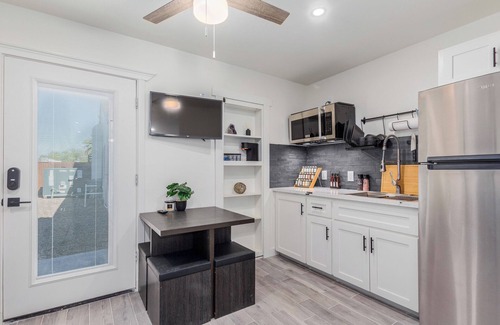 Catalina Vista House | Charming Central Tucson Guest House with Private Yard Await! Pet-Friendly!