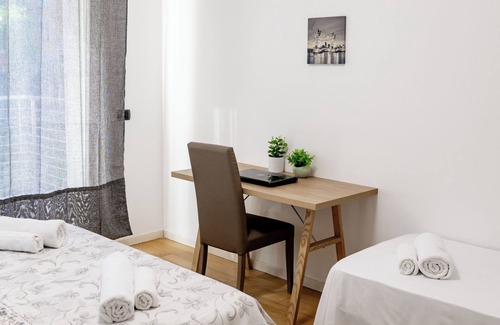 Marghera Bed & Breakfast | Charming Centrally Located 2-Bedroom Apartment in Venice, Mestre , Italy