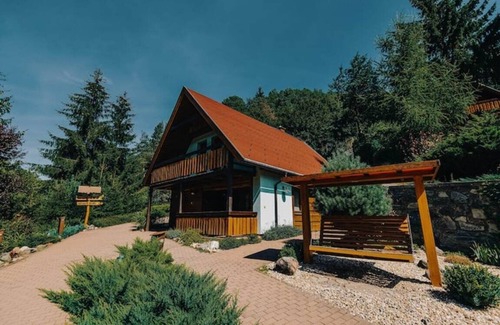 Zvolen Ski Chalet | Charming chalet for 8 people, 3 BD, 2 BT, kitchen