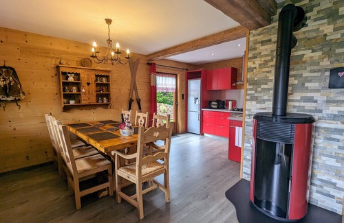 Cornimont Cottage | Charming Chalet in Cornimont: Cozy Interior, Skiing, Hiking, Balcony & BBQ
