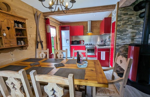Cornimont Cottage | Charming Chalet in Cornimont: Cozy Interior, Skiing, Hiking, Balcony & BBQ