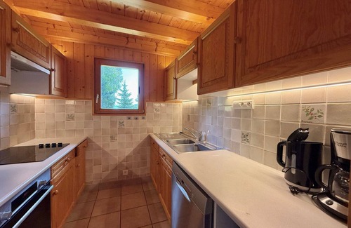 Crest-Voland Ski Chalet | Charming chalet with sauna and mountain views