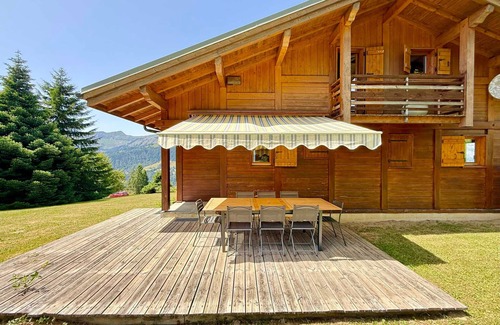 Crest-Voland Ski Chalet | Charming chalet with sauna and mountain views
