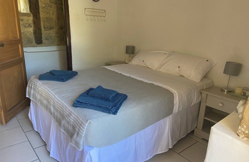 Andressac Bed & Breakfast | Charming chambre d'hote for 4-6 people with swimming pool and outdoor kitchen