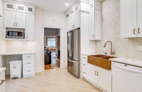 Champaign House | Charming Champaign Victorian w/Deck!