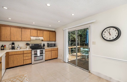 Chantilly House | Charming Chantilly, Hip Location near Plaza Midwood & Midtown! Very Walkable!