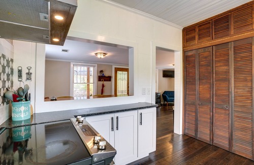 North Chattanooga House | Charming Chattanooga Home - Bike to Aquarium!