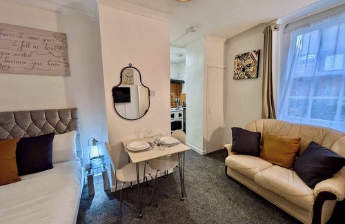 Chelsea Riverside Apartment | Charming Chelsea Studio Near Attractions