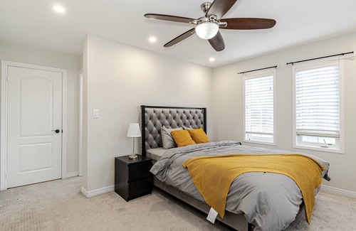 Churchill Meadows Villa | Charming & Chic: 5-bedroom Villa