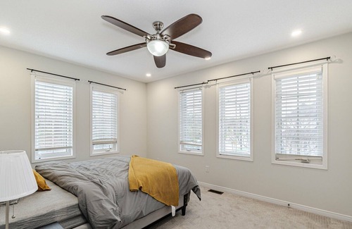 Churchill Meadows Villa | Charming & Chic: 5-bedroom Villa