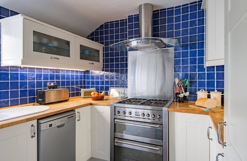Deal Cottage | Charming coastal cottage, short walk from Deal seafront