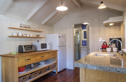 Carmel Cottage | Charming Coastal Cottage Comfortable Living Indoor and Out - 31 Nights Minimum
