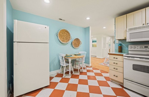 Historic Downtown Manteo House | Charming Coastal Retreat in Manteo – Newly Remodeled & Ready for Your Stay!