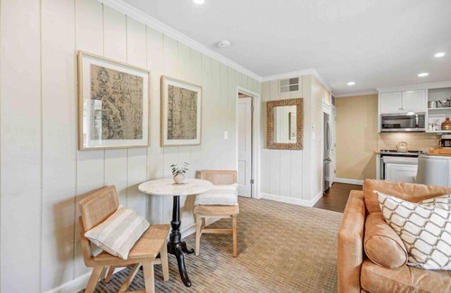 Napa Condo | Charming Condo: King Bed, Pool Access, 2 Patios