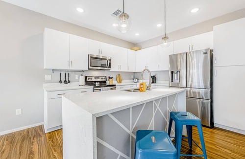 Copper Leaf Condo | Charming Condo with Central A/C & Washer/Dryer - Shared Pool & Hot Tub